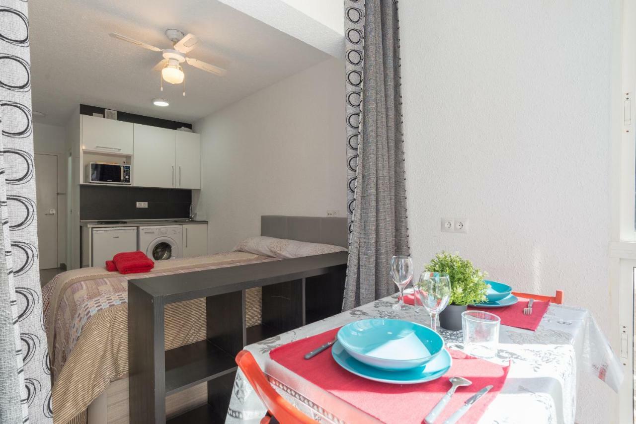 Apartamento Malaga Port Exterior photo